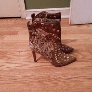 Meet your Posher, Nanci